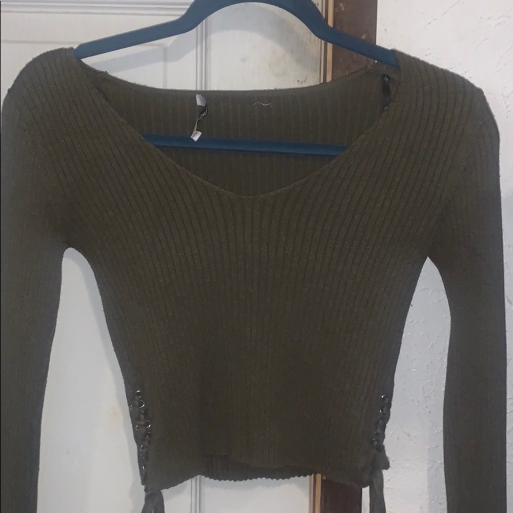 Green crop top